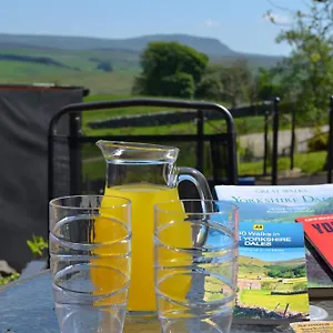 Ashes Farm - Ingleborough Barn Cottage, With 3 Peaks Views, Near Settle